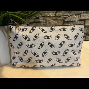 New medium makeup bag